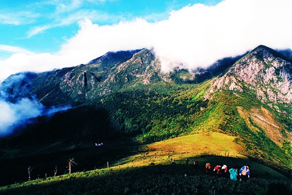 大凉山总人口_大凉山(3)